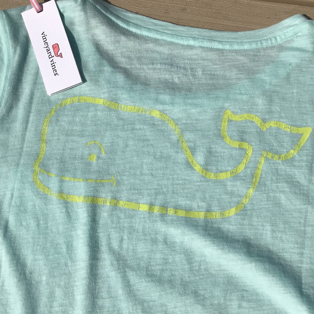 VV whale Tee